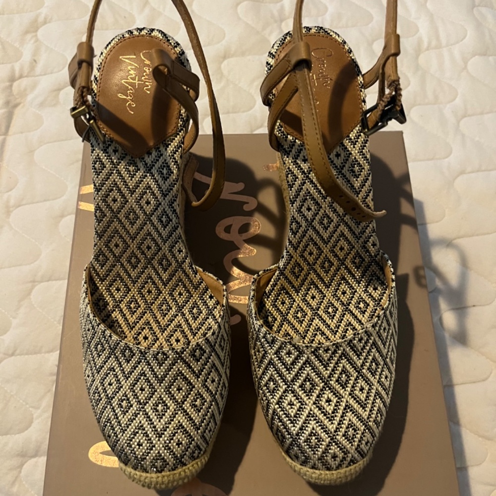 Shoes - Picture 2 of 3